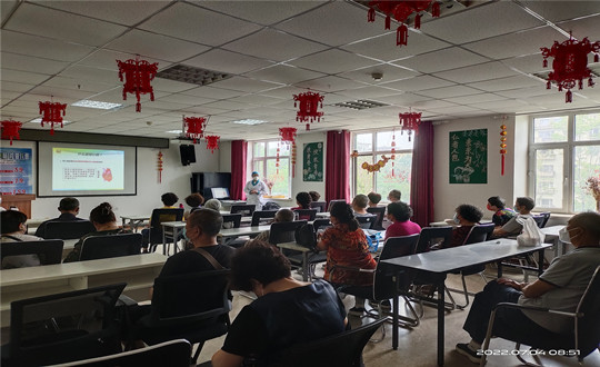 15. 健全公司进行高血压、心脑血管讲堂_副本.jpg