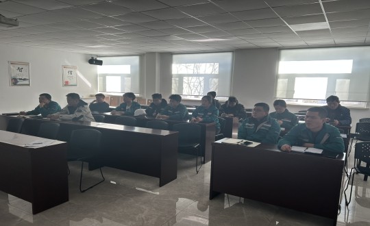 8.装配式总公司中车风电塔筒技艺交底会议现。ùχ孟峦计柿浚副本.jpg